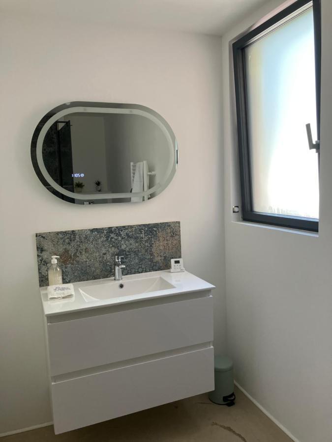 Chambre Avec Petit-Dejeuner En Provence Luberon La Tour-dʼAigues Exterior foto